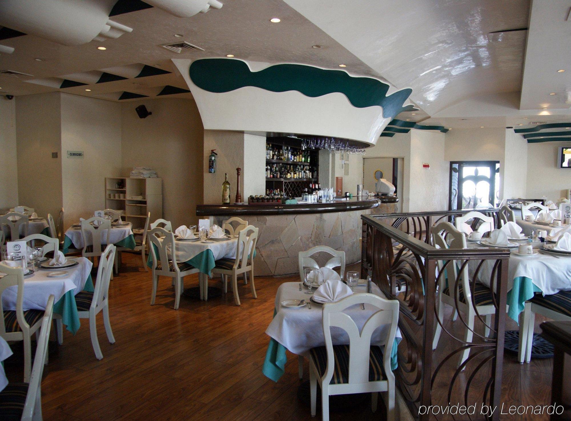 Porto Novo Hotel & Suites Mexico City Restaurant photo